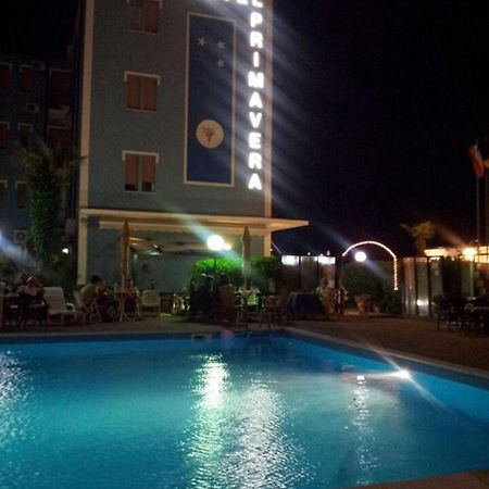 Hotel Primavera Sul Mare Лидо ди Савио Екстериор снимка