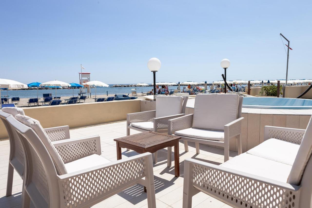 Hotel Primavera Sul Mare Лидо ди Савио Екстериор снимка