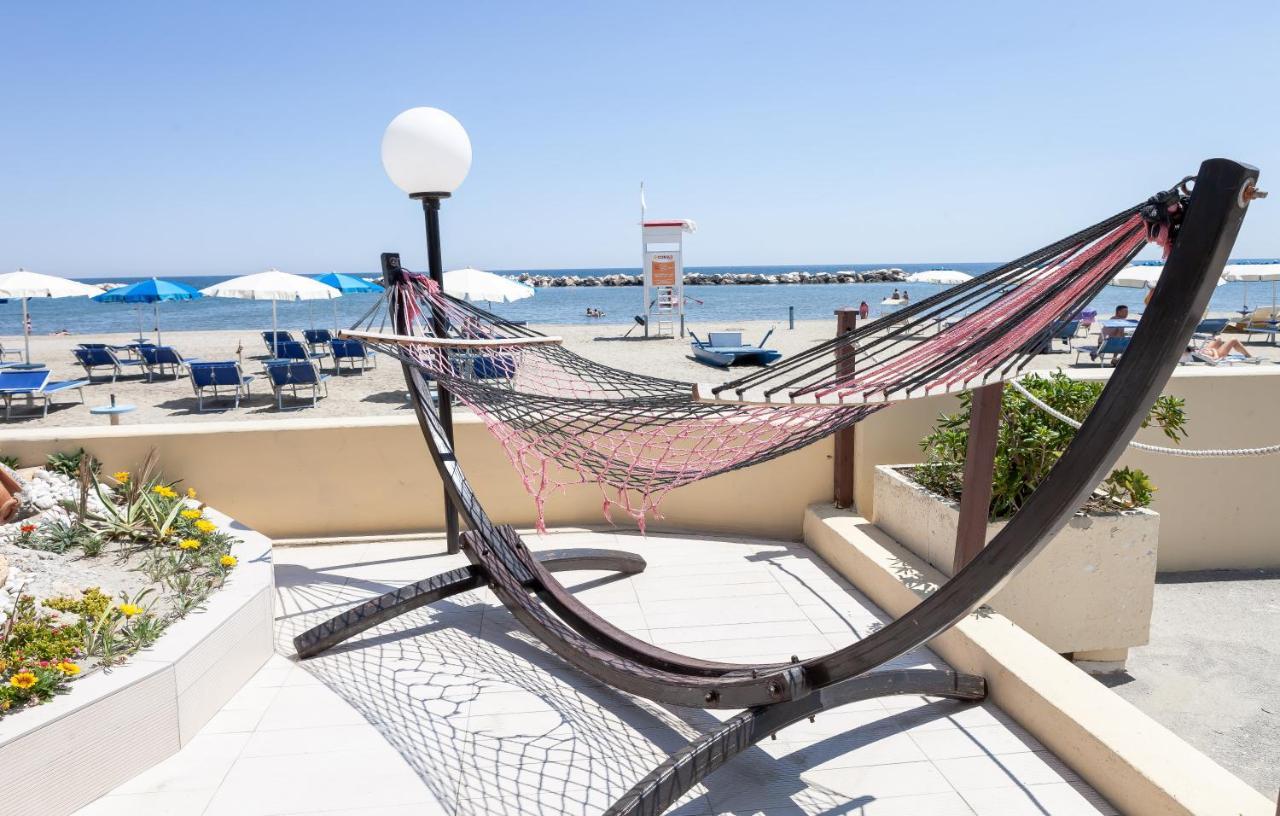 Hotel Primavera Sul Mare Лидо ди Савио Екстериор снимка