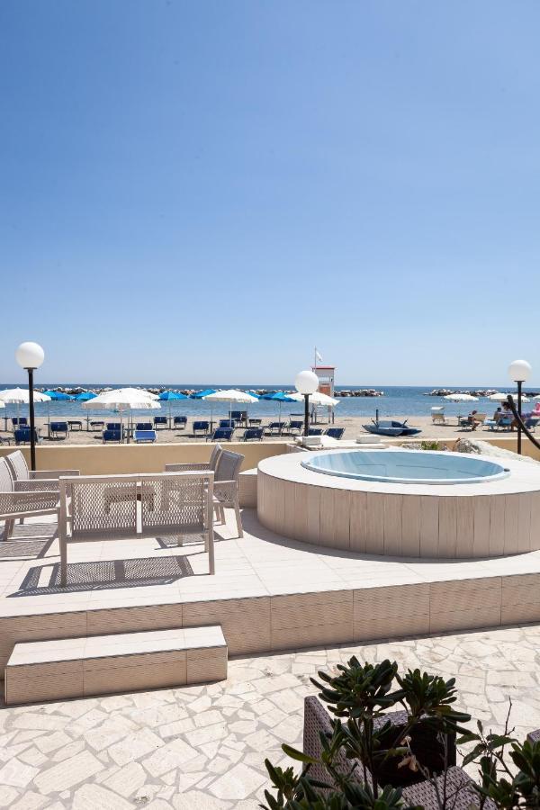 Hotel Primavera Sul Mare Лидо ди Савио Екстериор снимка