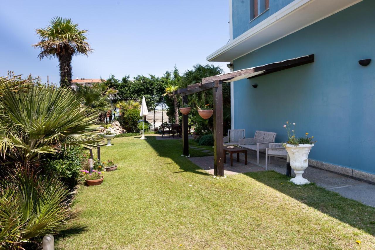 Hotel Primavera Sul Mare Лидо ди Савио Екстериор снимка