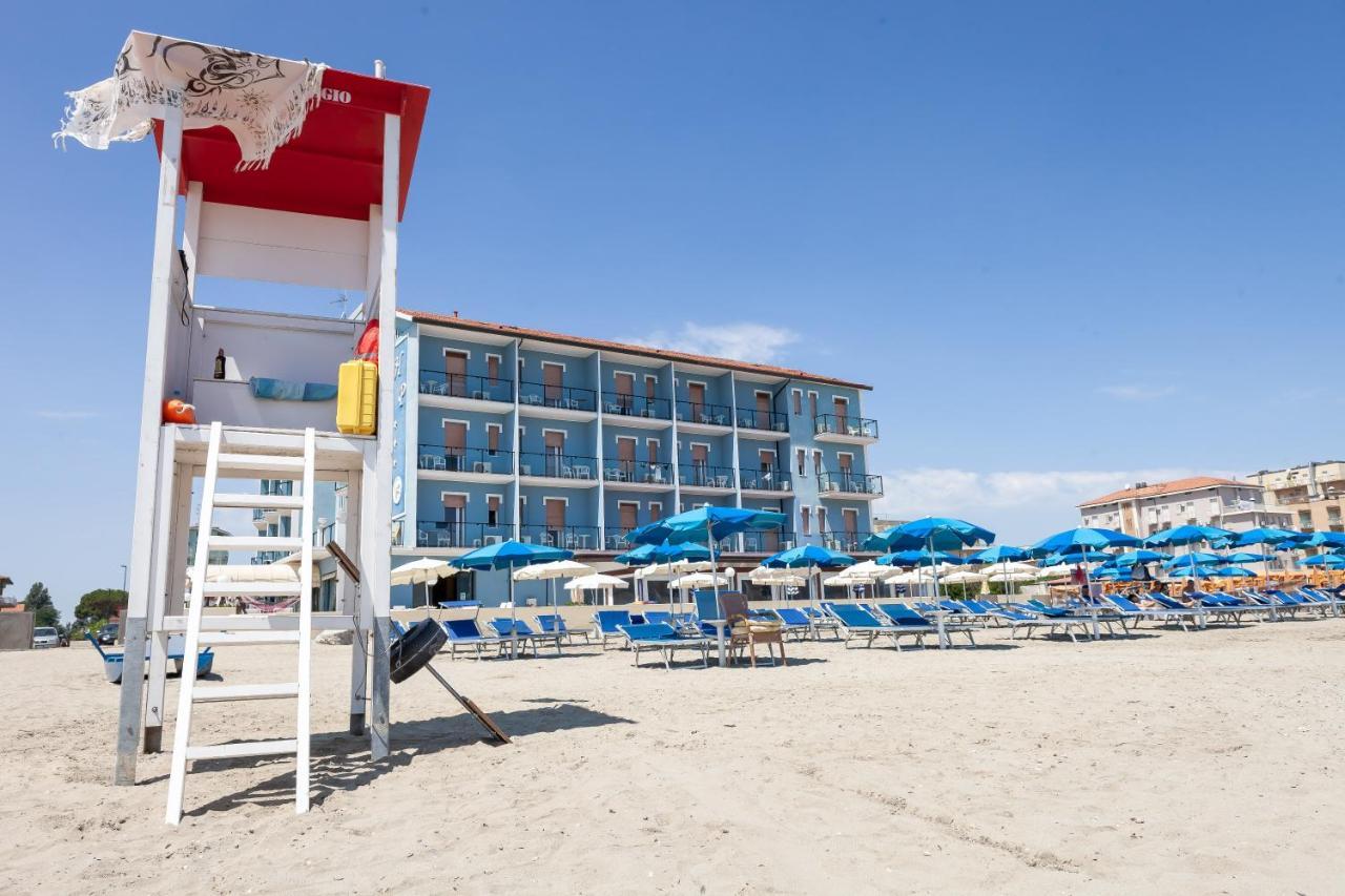 Hotel Primavera Sul Mare Лидо ди Савио Екстериор снимка