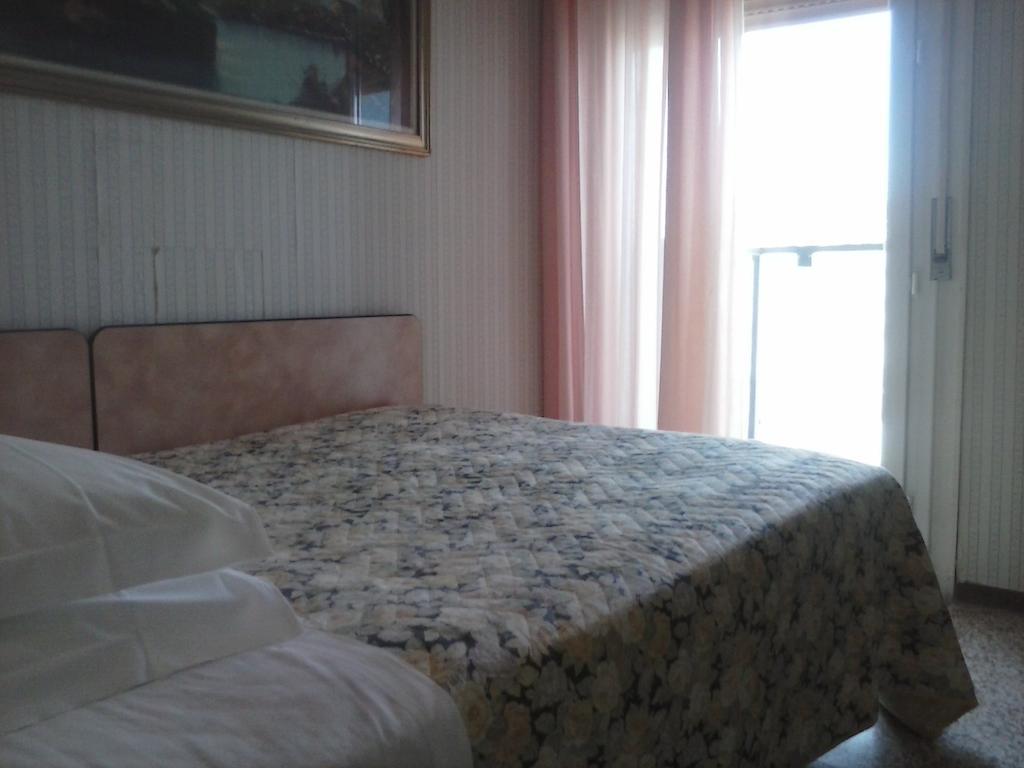 Hotel Primavera Sul Mare Лидо ди Савио Екстериор снимка