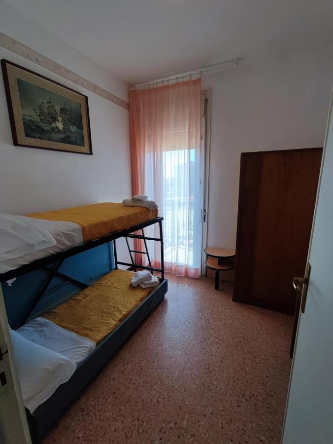 Hotel Primavera Sul Mare Лидо ди Савио Екстериор снимка