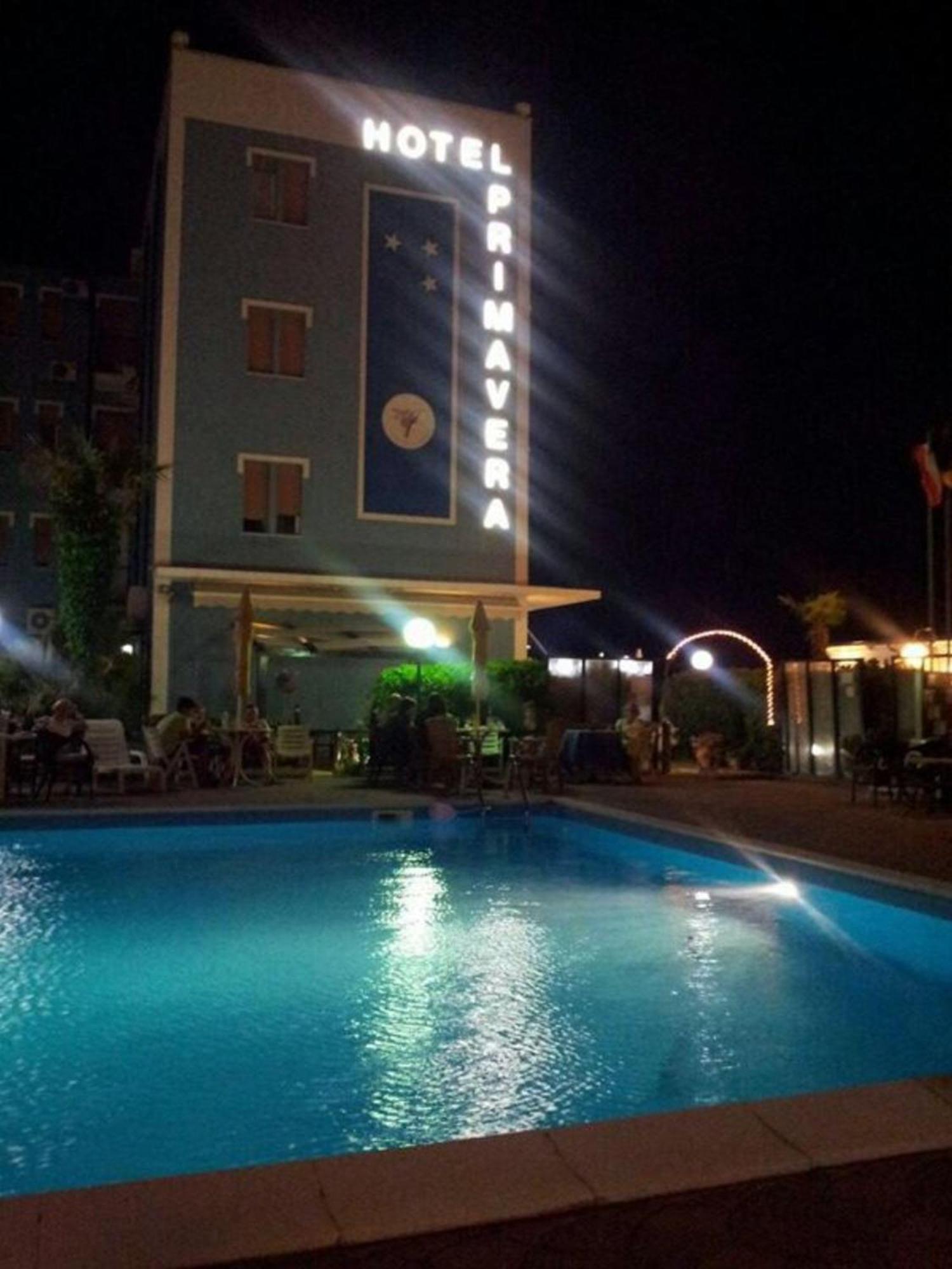 Hotel Primavera Sul Mare Лидо ди Савио Екстериор снимка